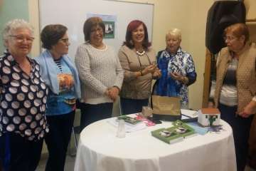 La escritora Loly Perez presenta en Telde su tercer libro 'Pliegues del alma' (Foto TA)